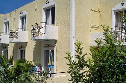 Senia Studios Aegina Exterior photo